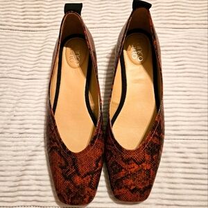 chic Rust Brown Snakeskin-Print Square-Toe Flats